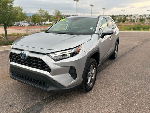 2024 Toyota RAV4 Hybrid XLE