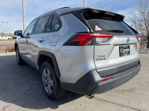 2022 Toyota RAV4 XLE