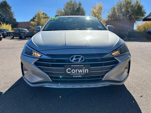 2020 Hyundai ELANTRA SE