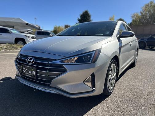 2020 Hyundai ELANTRA SE