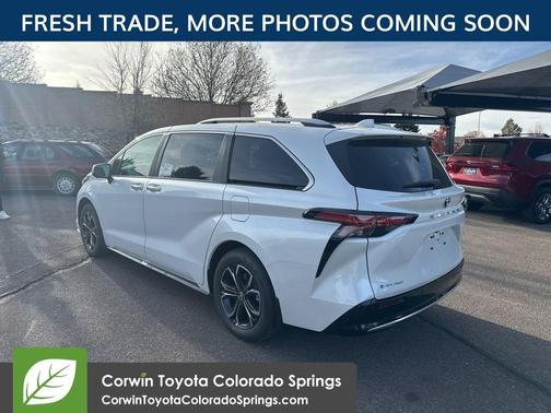 2025 Toyota Sienna Platinum