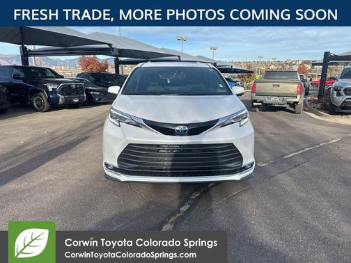 2025 Toyota Sienna Platinum