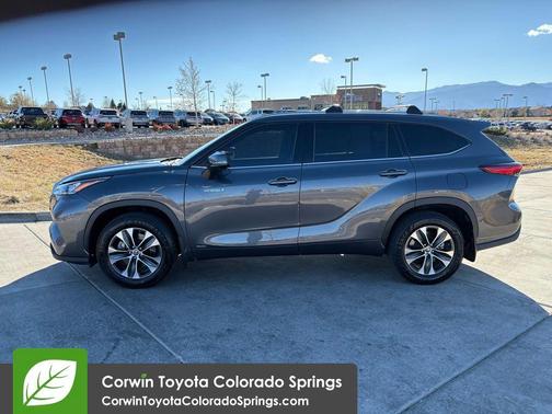 2020 Toyota Highlander Hybrid XLE