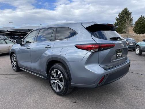 2022 Toyota Highlander Hybrid XLE