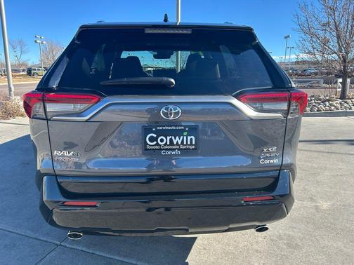 2025 Toyota RAV4 Hybrid SE