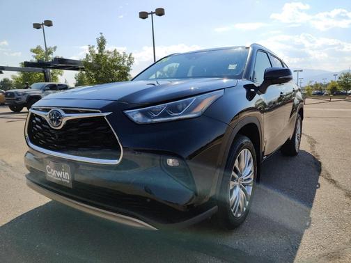 2024 Toyota Highlander Hybrid Platinum