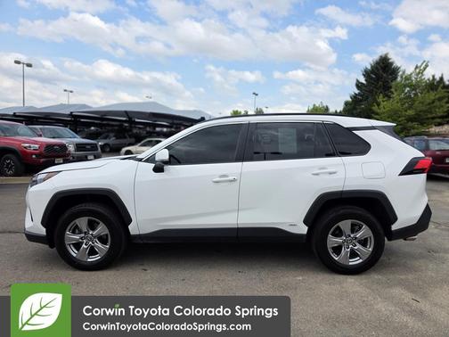 2024 Toyota RAV4 Hybrid XLE