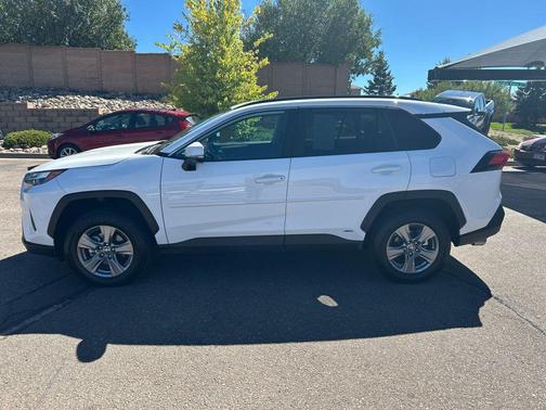 2024 Toyota RAV4 Hybrid LE