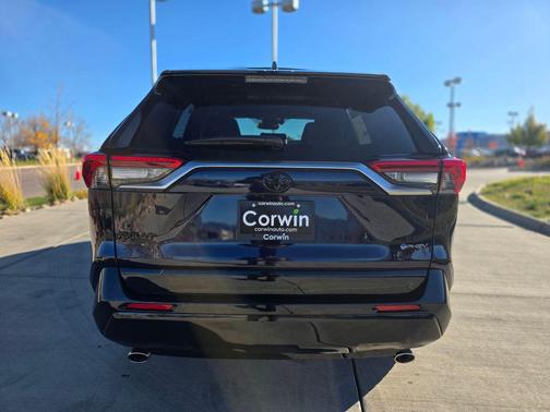 2025 Toyota RAV4 Hybrid SE