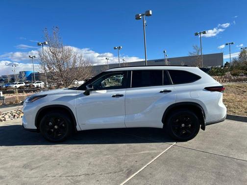 2025 Toyota Highlander Hybrid XLE