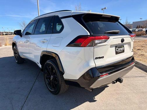2022 Toyota RAV4 Hybrid SE