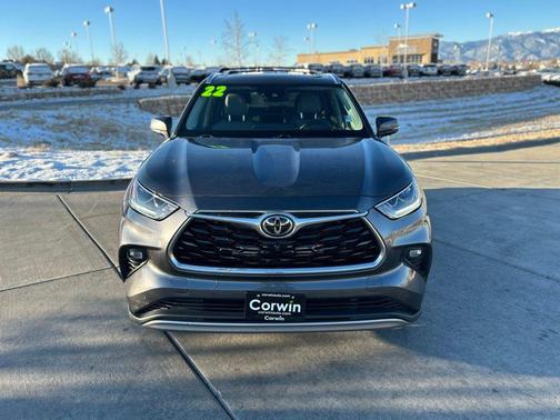 2022 Toyota Highlander Platinum