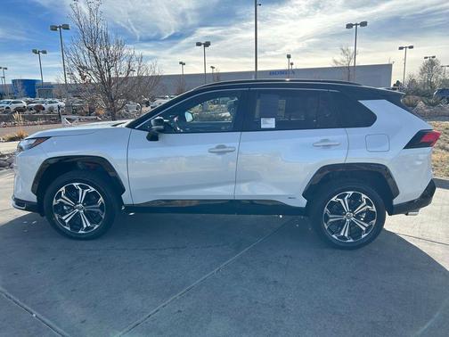 2025 Toyota RAV4 Hybrid SE