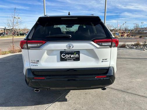 2025 Toyota RAV4 Hybrid SE