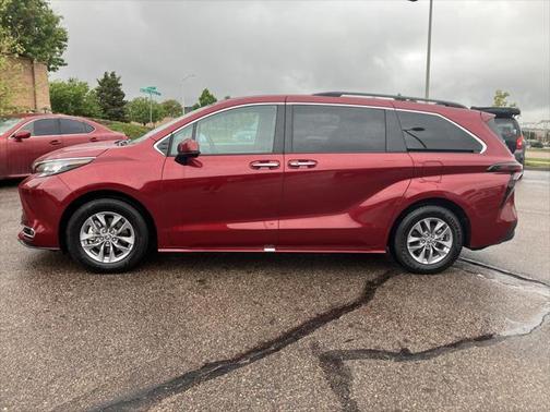 2023 Toyota Sienna XLE 7 Passenger