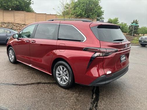 2023 Toyota Sienna XLE 7 Passenger
