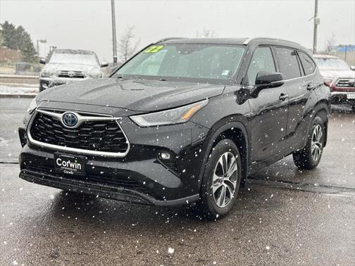 2022 Toyota Highlander Hybrid XLE