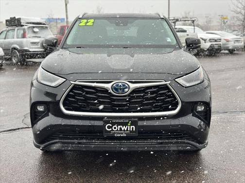 2022 Toyota Highlander Hybrid XLE
