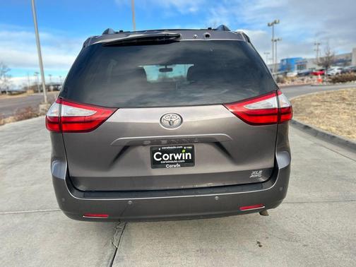 2017 Toyota Sienna XLE Premium