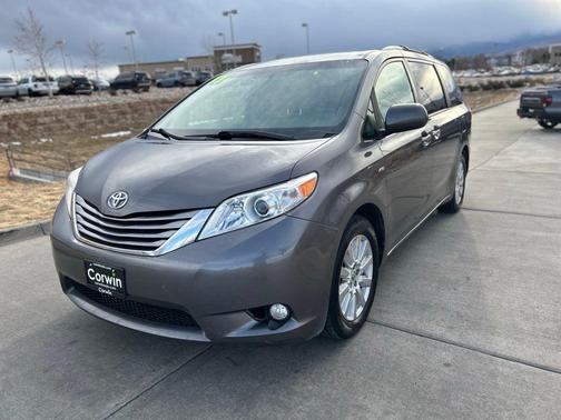 2017 Toyota Sienna XLE Premium