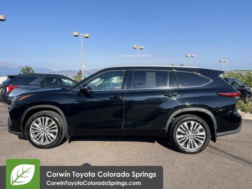 2023 Toyota Highlander Platinum