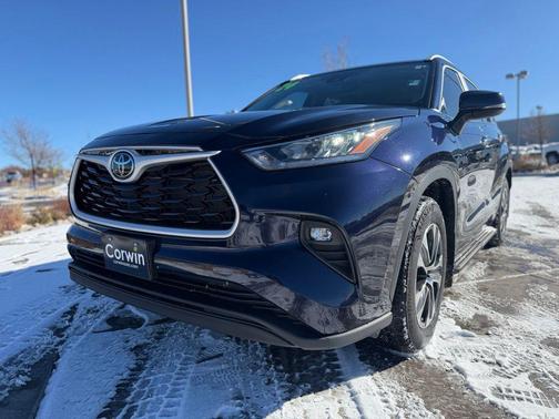 2024 Toyota Highlander XLE