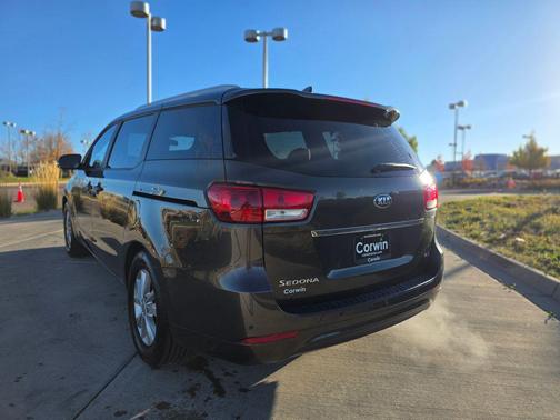 2016 Kia Sedona LX