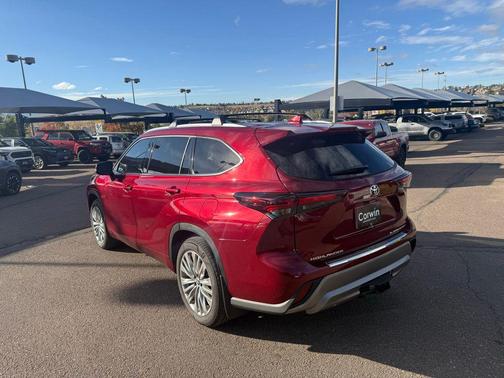 2025 Toyota Highlander Platinum
