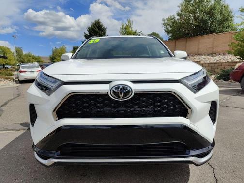 2025 Toyota RAV4 Hybrid SE