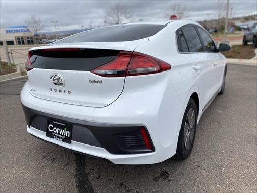 2020 Hyundai IONIQ Hybrid SE