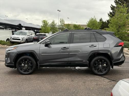 2022 Toyota RAV4 Hybrid SE