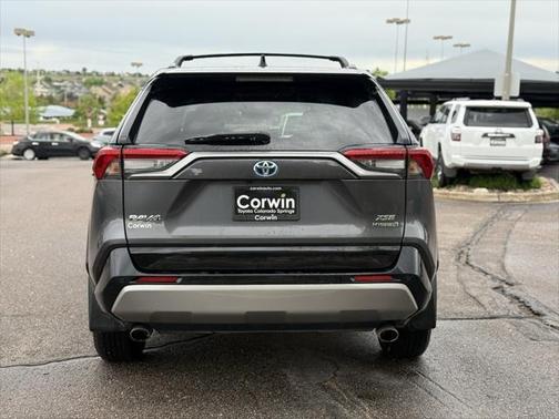 2022 Toyota RAV4 Hybrid SE