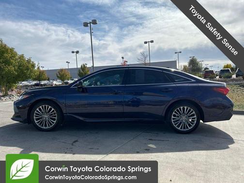 2022 Toyota Avalon Hybrid Limited