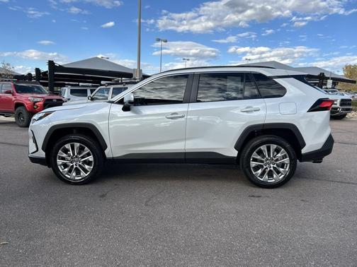 2025 Toyota RAV4 XLE Premium