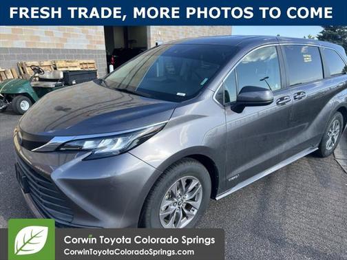 2021 Toyota Sienna LE