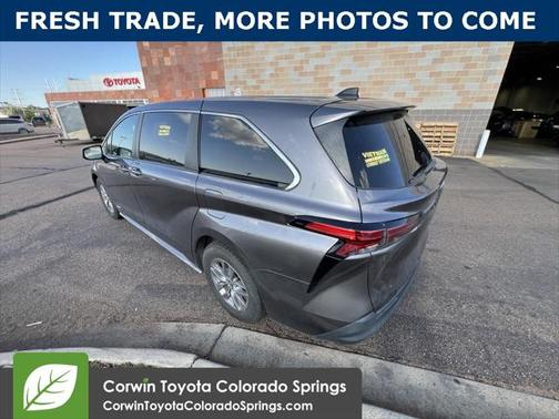 2021 Toyota Sienna LE