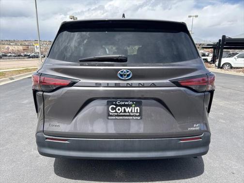 2021 Toyota Sienna LE