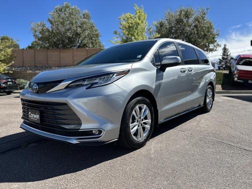 2025 Toyota Sienna Limited 7-Passenger
