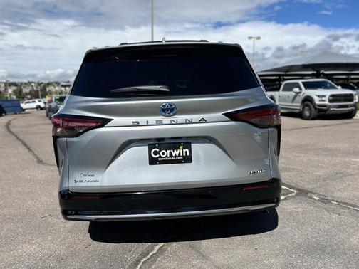 2025 Toyota Sienna Limited 7-Passenger