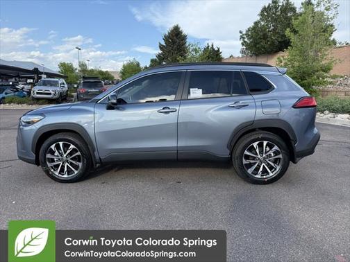 2025 Toyota Corolla Cross XLE