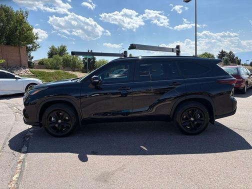 2025 Toyota Highlander Hybrid XLE