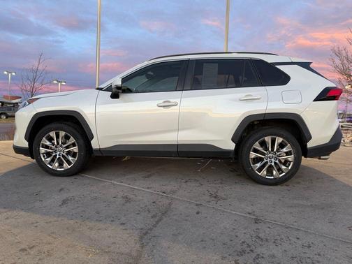 2021 Toyota RAV4 XLE Premium