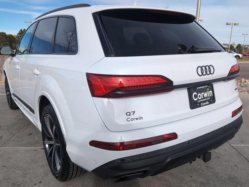 2025 Audi Q7 45 Premium Plus