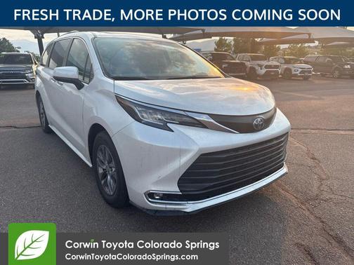 Wind Chill Pearl 2023 Toyota Sienna XLE