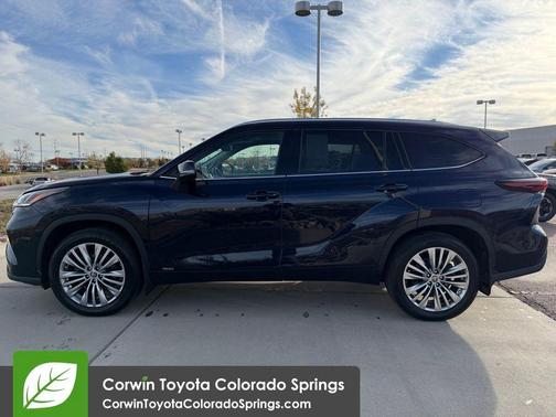 2024 Toyota Highlander Hybrid Platinum