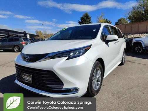 2022 Toyota Sienna XLE
