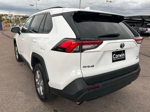 2024 Toyota RAV4 Hybrid XLE