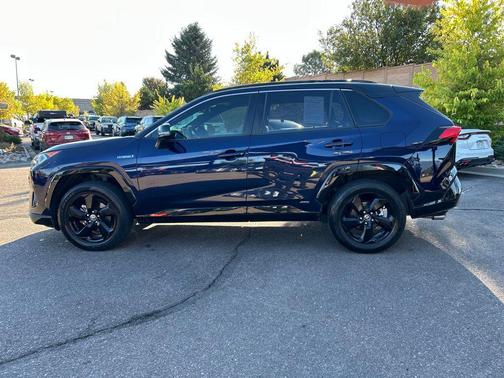 2020 Toyota RAV4 Hybrid SE