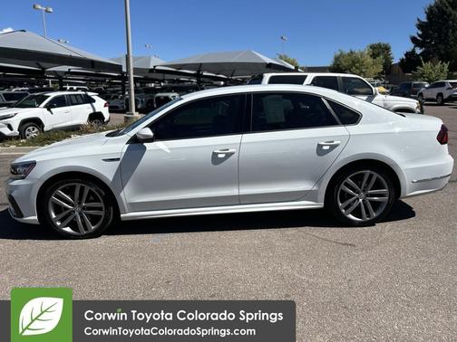 2018 Volkswagen Passat 2.0T R-Line