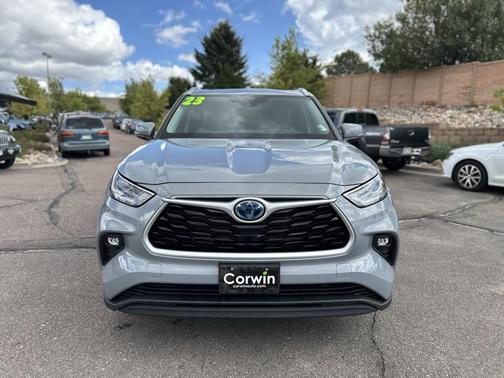 2023 Toyota Highlander Hybrid XLE